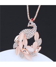 Rhinestone and Opal Inlaid Shining Peacock Pendant Long Chain Fashion Necklace - Golden