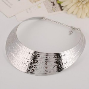 Geometrics Engraving Chunky Alloy Short Fashion Statement Necklace - Silver