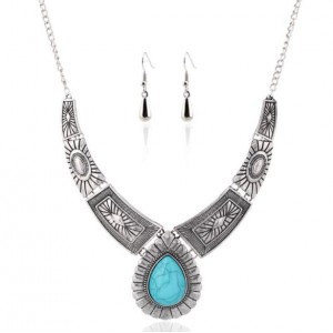 Artificial Gem Embellished Vintage Totem Engravings Waterdrop Design Chunky Costume Necklace - Silver