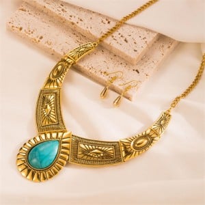 Artificial Gem Embellished Vintage Totem Engravings Waterdrop Design Chunky Costume Necklace - Golden