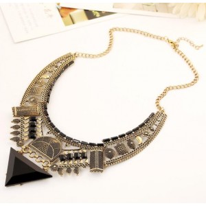 Triangle Gem Decorated Vintage Arch Design Alloy Statement Necklace - Golden and Black