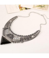 Triangle Gem Decorated Vintage Arch Design Alloy Statement Necklace - Silver and Black