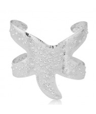 Vivid Starfish Alloy High Fashion Bangle - Silver