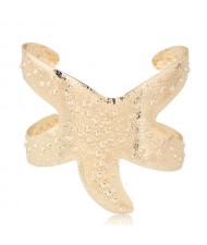 Vivid Starfish Alloy High Fashion Bangle - Golden