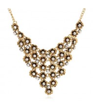 Rhinestone Inlaid Vintage Flowers Cluster High Fashion Women Statement Necklace - Golden