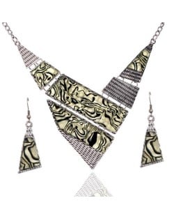 Abstract Pattern Pendant Vintage Chunky Style Costume Necklace and Earrings Set