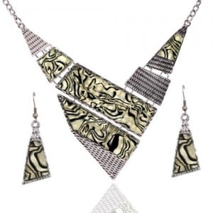 Abstract Pattern Pendant Vintage Chunky Style Costume Necklace and Earrings Set