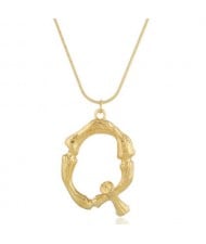 Punk High Fashion Alphabets Golden Alloy Costume Necklace - Q
