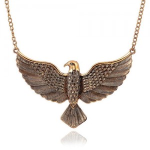 Vintage Eagle Pendant High Fashion Costume Necklace - Golden