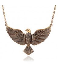 Vintage Eagle Pendant High Fashion Costume Necklace - Golden