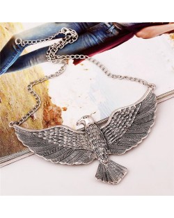 Vintage Eagle Pendant High Fashion Costume Necklace - Silver