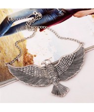 Vintage Eagle Pendant High Fashion Costume Necklace - Silver