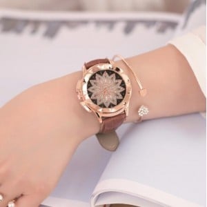 6 Colors Available Lotus Flower Engraving High Fashion Leather Wrist Watch