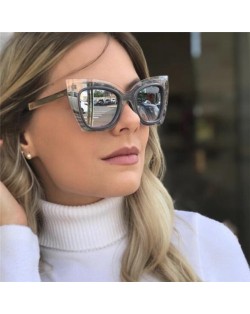 6 Colors Available Cat Eye Style Frame High Fashion Sunglasses