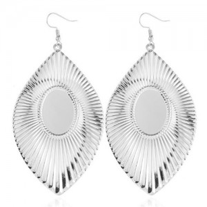 High Fashion Big Leaves Design Alloy Earrings - Silver