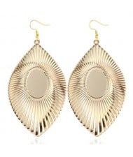 High Fashion Big Leaves Design Alloy Earrings - Golden