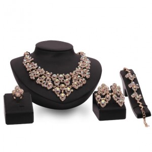 Royal Fashion Rhinestone Shining Floral Design 4pcs Luxurious Jewelry Set