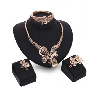 Butterflies Hollow Fashion 4pcs Golden Jewelry Set