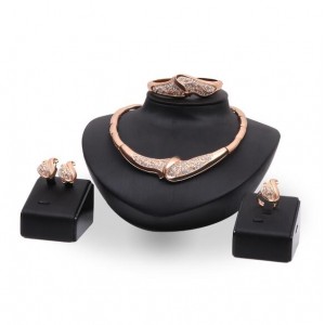 Rhinestone Embellished Elegant Floral Design 4pcs Banquet Fashion Jewelry Set