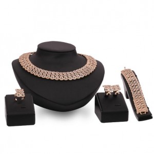 Shining Rhinestone Embellished Spiral Pattern Design 4pcs Fashion Jewelry Set