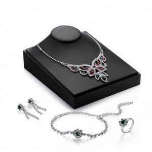 Crystal Embellished Hollow Floral Design Brides Fashion 4pcs Jewelry Set