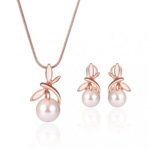 Pearl Embellished Graceful Dragonfly Design 2pcs Costume Jewelry Set