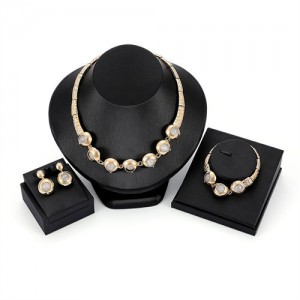 Pearl Inlaid Hollow Waterdrops Design 2pcs Brides Fashion Costume Jewelry Set
