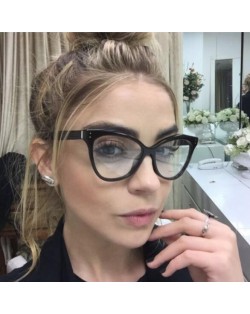 6 Colors Available High Fashion Vintage Style Plain Frame Light-weighted Women Sunglasses
