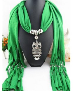 Night-owl Pendant Classic Style Scarf Necklace - Green