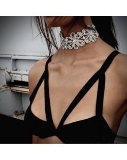 2 Colors Available Rhinestone Hollow Flowers Glistening Style High Fashion Women Choker Necklace