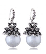 Czech Rhinestone Embellished Flower Pearl Fashion Costume Earrings - Gray