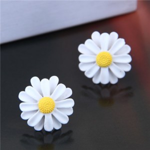 Oil-spot Glazed Daisy Women Fashion Statement Earrings - White