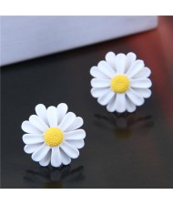 Oil-spot Glazed Daisy Women Fashion Statement Earrings - White