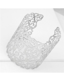 Hollow Floral Pattern Wide Fashion High Fashion Ally Bangle - Silver