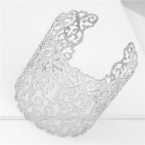 Hollow Floral Pattern Wide Fashion High Fashion Ally Bangle - Silver