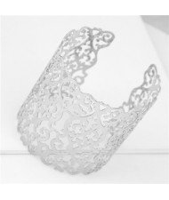 Hollow Floral Pattern Wide Fashion High Fashion Ally Bangle - Silver