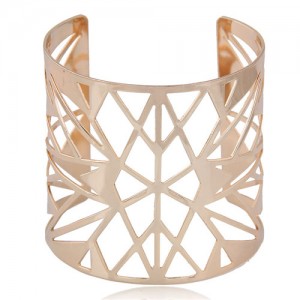 Hollow Geometric Pattern Design Wide Style High Fashion Costume Alloy Bangle - Golden