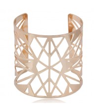 Hollow Geometric Pattern Design Wide Style High Fashion Costume Alloy Bangle - Golden