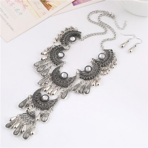 Gem Inlaid Vintage Waterdrops Design Hollow Geometric Engraving Chunky Costume Necklace and Earrings Set - White
