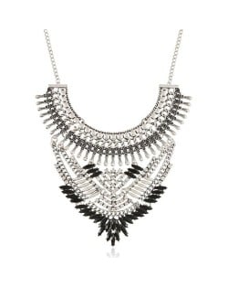 Resin Gems Inlaid Hollow Chunky Style Pendant Design Alloy Costume Necklace - Vintage Silver