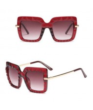 6 Colors Available Concave-convex Texture Bold Thick Frame Design High Fashion Women Sunglasses