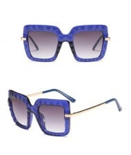 6 Colors Available Concave-convex Texture Bold Thick Frame Design High Fashion Women Sunglasses