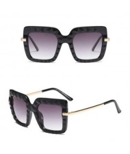 6 Colors Available Concave-convex Texture Bold Thick Frame Design High Fashion Women Sunglasses
