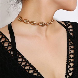 Alloy Seashell Vintage Style Women Costume Necklace - Golden + Brown