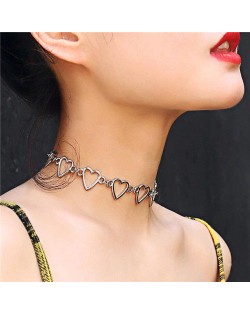 Linked Hollow Hearts Design Short Fashion Choker Necklace - Silver