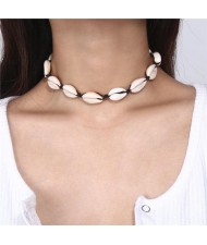 Natural Seashell Beach Fashion Short Costume Necklace - Black