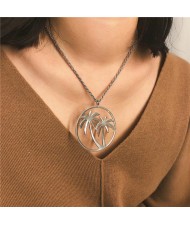 Hollow Coconut Tree Beach Fashion Alloy Costume Necklace - Silver