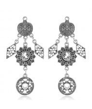 Vintage Floral Pattern Dangling Fashion Earrings - Silver