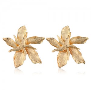 Alloy Texture Maple Fashion Design Women Statement Earrings - Golden