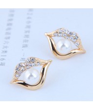 Pearl Inlaid Golden Lips Design High Fashion Earrings
